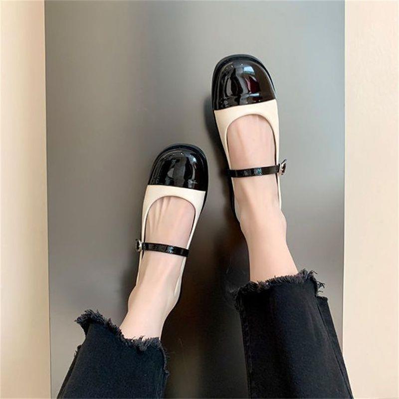 Xiaoxiangfeng retro Hepburn shoes 2025 spring and summer new girl style color matching round head one-word buckle with Mary Jane single shoes