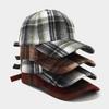 Britischer Stil literarische und Retro karierte Woll-Baseballkappe für Männer und Frauen Herbst und Winter Outdoor-Mode thermische Schirmmütze