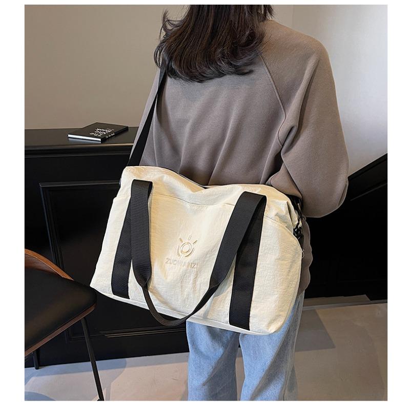 Stylish and simple going out travel bag Large capacity casual women's yoga training bag Dry and wet separation Crossbody duffel bag