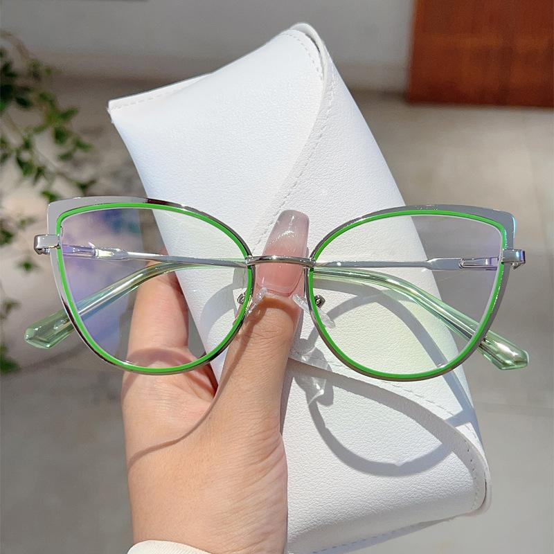 2025 New Cat Eye Frame Women s Fashion Metal Anti Blue Light Glasses Flat Light Glasses Spring hinge Glasses Computer goggles
