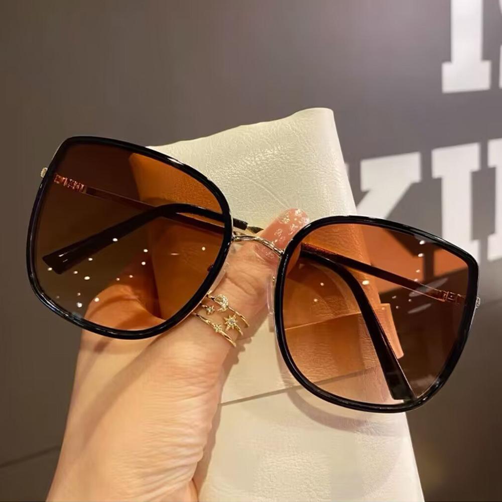 Fashion Metal Frame Sun Glasses for Women Trendy Oversized Sunglasses UV400 Sunglasses Square Sun Glasses Beach Travel Shades