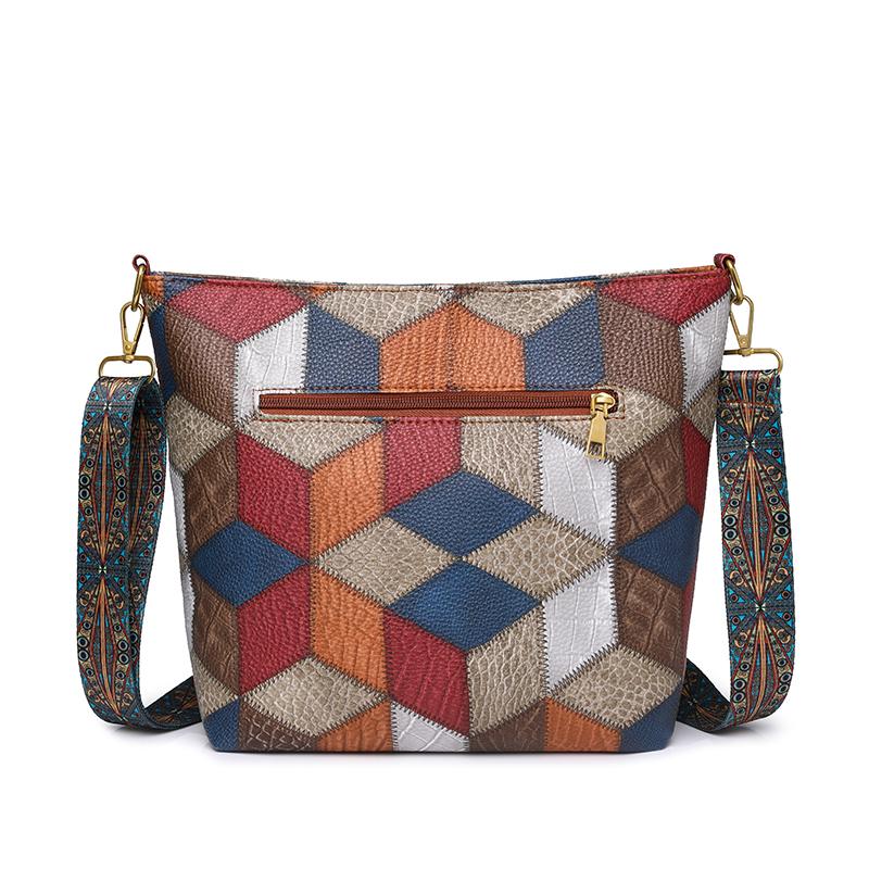 Мягкая кожаная большая сумка контрастного цвета с вышивкой — фото 11