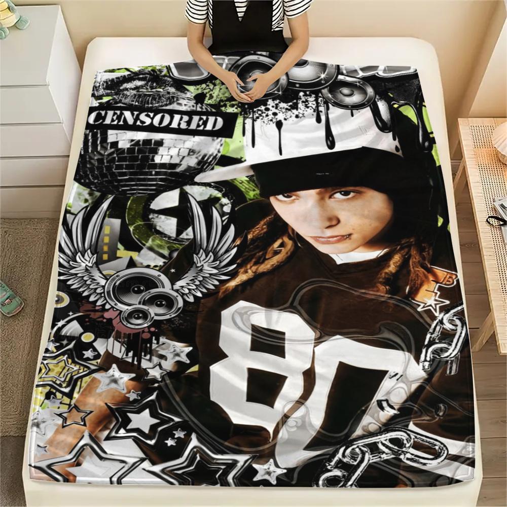 1PC Tom Kaulitz Print Flannel Blanket, High quality Comfortable for All Seasons, Home Decor, Warmth and Comfort, Perfect for Christmas Gifts