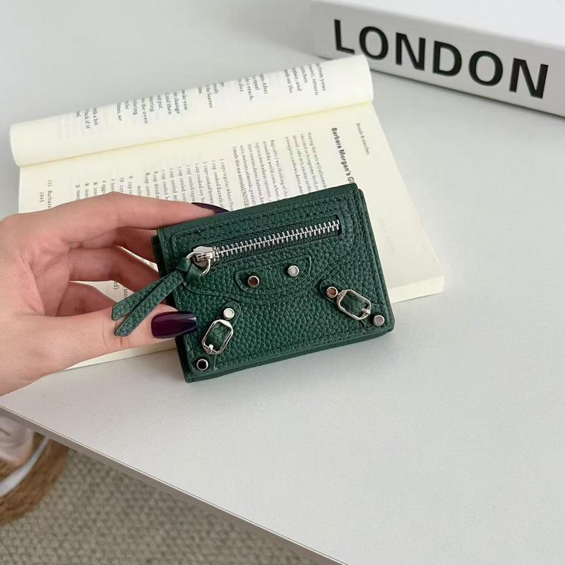 New leather cowhide women s short three-fold wallet soft leather wallet women s rivet decorative change bag 10*7.5*2.5cm