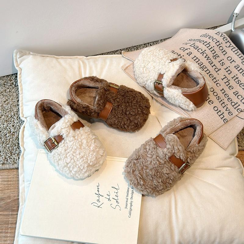 Girls' furry shoes for outdoor wear, children's cotton shoes, new winter loafers with plush lining, warm shoes for little girls and toddlers