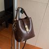 Fashion bucket bag women's autumn and winter new versatile shoulder underarm bag tote bag messenger bag commuter