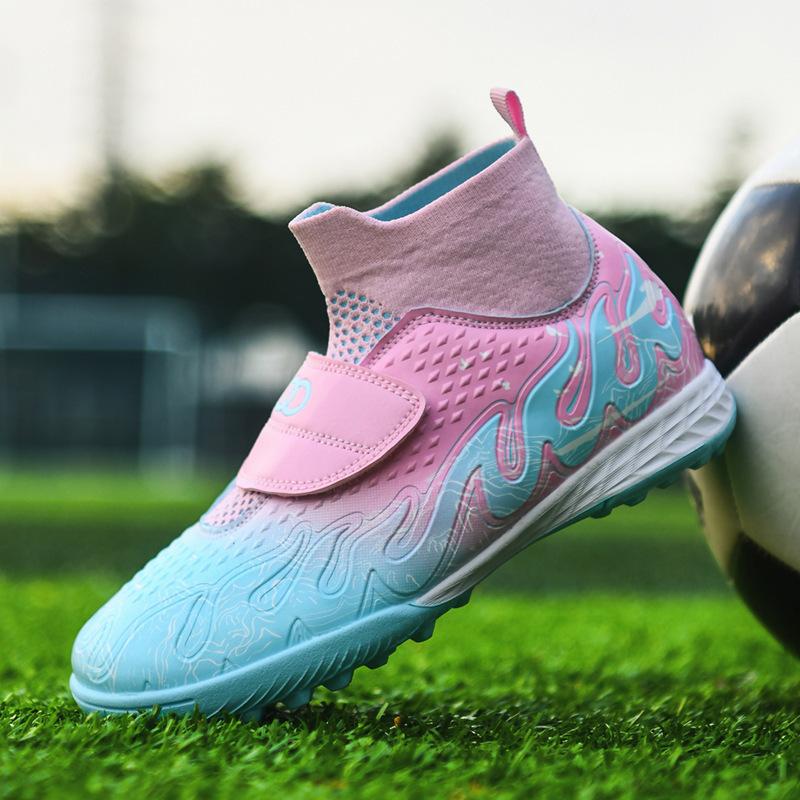 

Новые детские бесшовные футбольные бутсы на липучке из летучего трикотажа, мужские и женские высокие, для тренировок и матчей студентов, шипованные бутсы 29