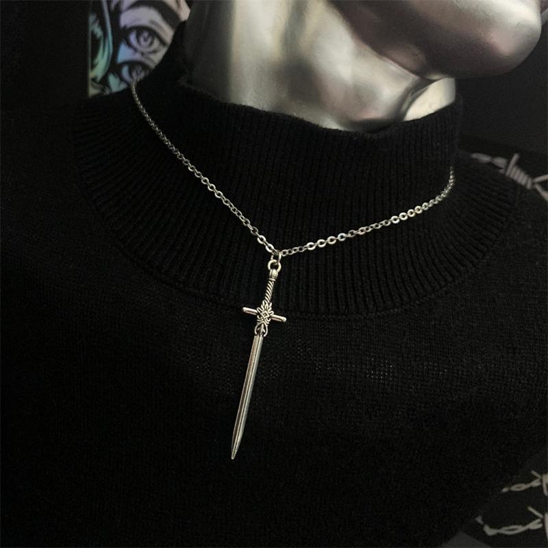[Un Colgante de Espada Retro] Collar con Colgante de Espada Retro, Collar con Colgante de Aleación de Zinc con Forma de Cruz Estilo Punk para Mujeres y Hombres