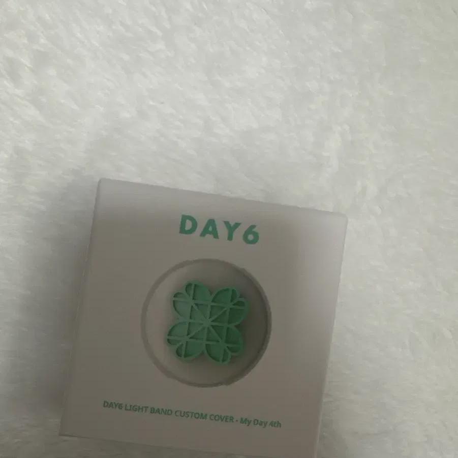 

Day6 Made Watch 4 Leaf Custom