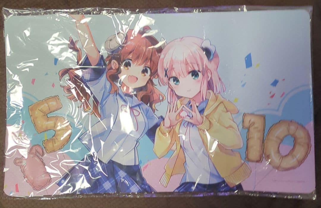 

[Б/У] Machikado Mazoku Оригинальный коврик для стола Юбилейная версия с 3 бонусными карточками с иллюстрациями