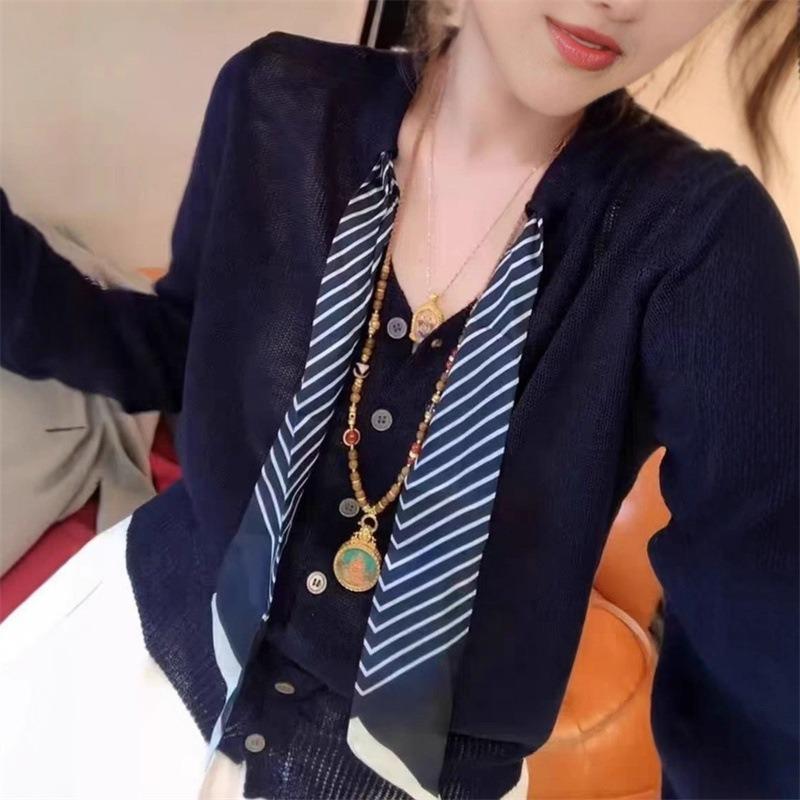 

Модный шелковый шарф, трикотажный свитер с длинным рукавом, женский осенний новый свободный и тонкий темперамент, уменьшающий возраст, простой топ с V-образным вырезом One Size