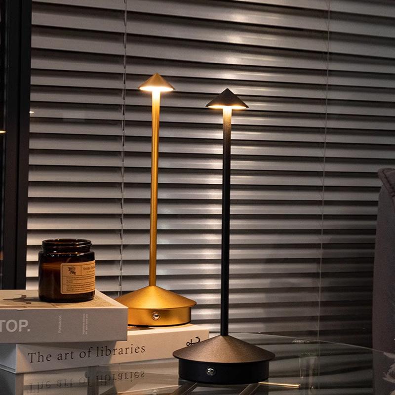 Wysoka Lampa Biurkowa z Kolumną Listwa Przezroczysta Lampa Biurkowa w Klimacie Kawiarni Lampa Grzybek Ładowanie przez USB Lampa Biurkowa