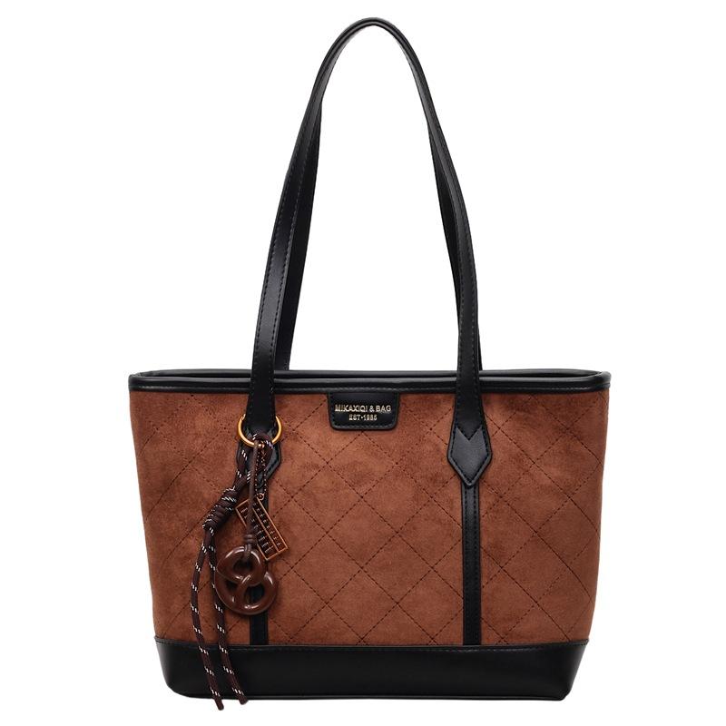 Large capacity matte underarm bag women's 2025 new fashion retro shoulder bag autumn and winter commuter suede tote bag