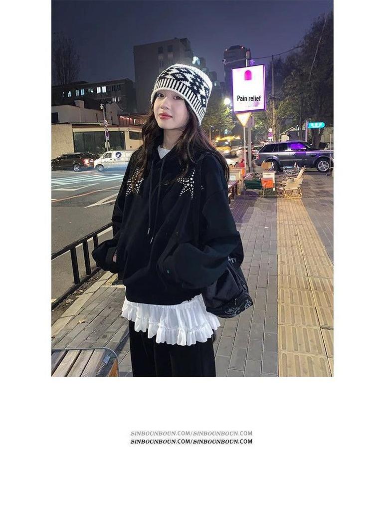Women's Ballet Style Long Sleeve Lace Hem T-Shirt for Autumn/Winter - Chic Slim Fit Base Layer Top