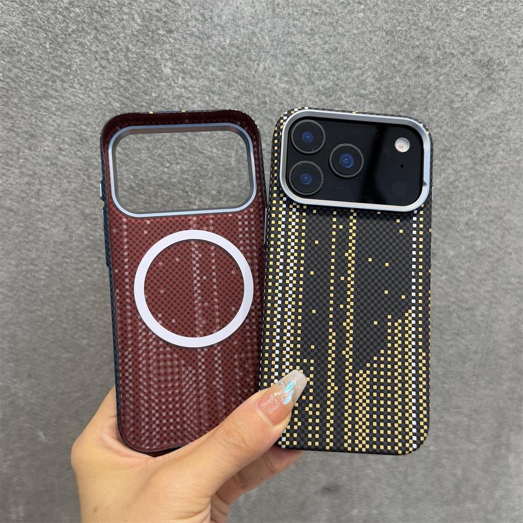 Gilded Kevlar Magnetic iPhone 17 Pro Max Case with Luminous Skin-Feel Design