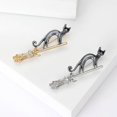 Fashion Creative Jewelry Flying Broom Kitten Brooch, Versatile Animal Corsage