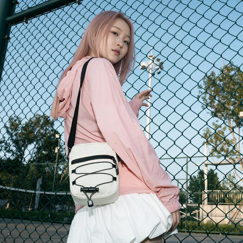 Nylontuchbeutel Damen Sommer neue Mode Nische Umhängetasche Outdoor-Sportstil kleine quadratische Tasche