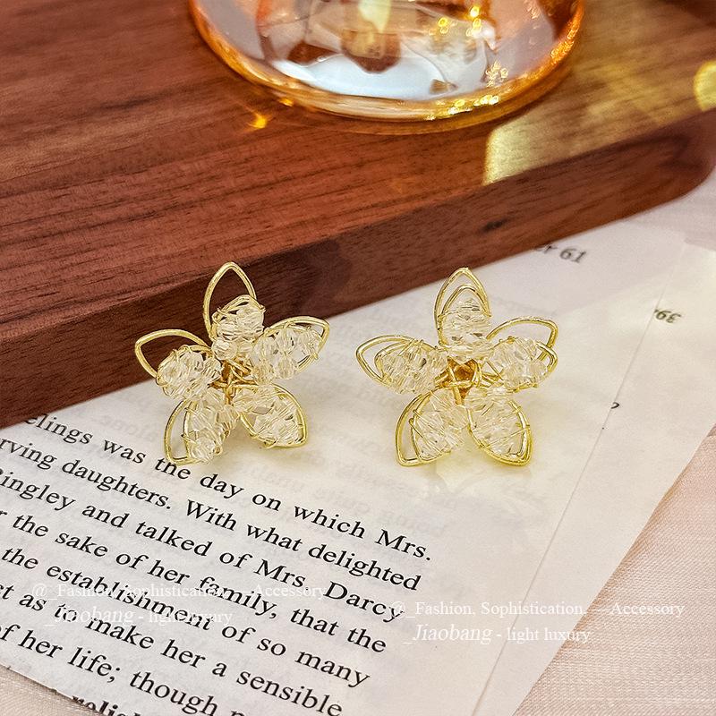 Elegant Zircon Flower and Pearl Stud Earrings - High-End Niche Design