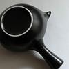 Fukei Dot Com Tokoname Ware Lidless Large Teapot Charmile Green Tea Black Cold Made Japan (Black 660ml)