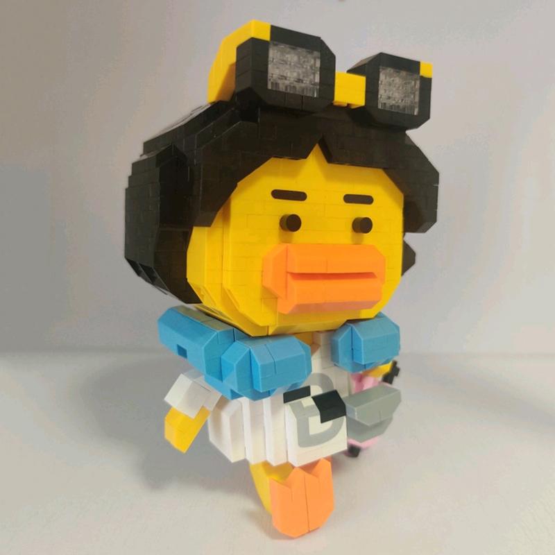 LOZ 9268 Animal World Yellow Duck Doll Trip Suitcase Glasses Model Mini Diamond Blocks Bricks Building Toy for Children No Box