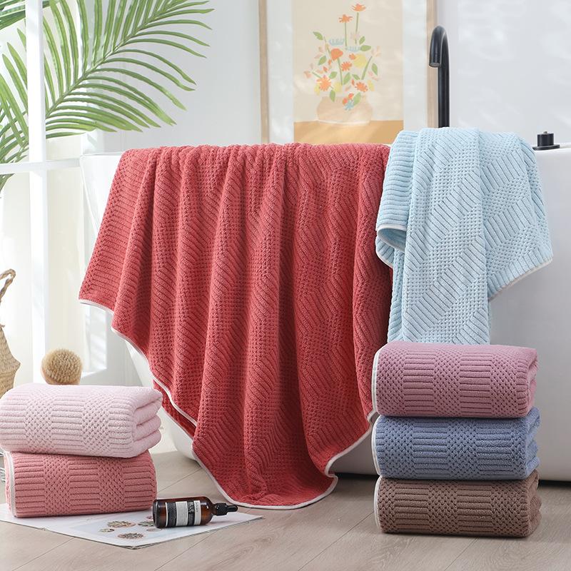 Thickened Coral Fleece Bath Towel Plaid Adult Thickened Large Towel Swimming Towel Soft Absorbent Towel