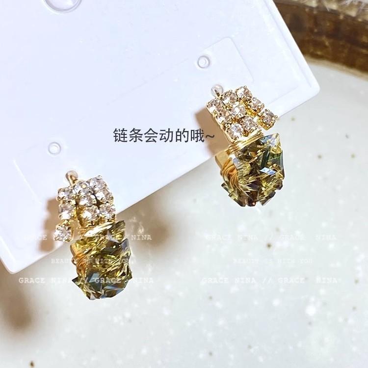 Niche Design Winding Flash Diamond Earrings Women's Light Luxury High-end Earrings Personalized Fashion Stud Earrings New Trendy