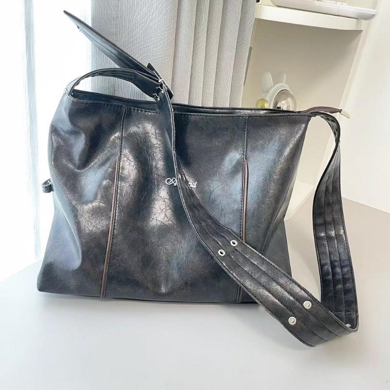 IELGY Retro Large Capacity Tote Bag with Wide Shoulder Strap Design Commuter Shoulder Crossbody Bag