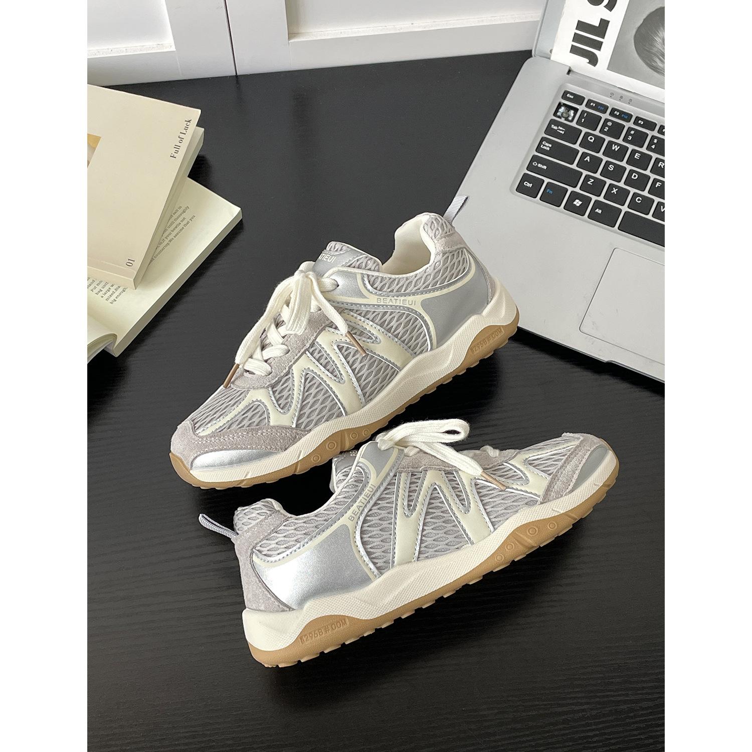 

Сетчатые дышащие немецкие тренировочные туфли женские 2025 лето новая толстая подошва универсальные повседневные маленькие белые туфли легкие спортивные туфли Форреста Гампа 35 серый