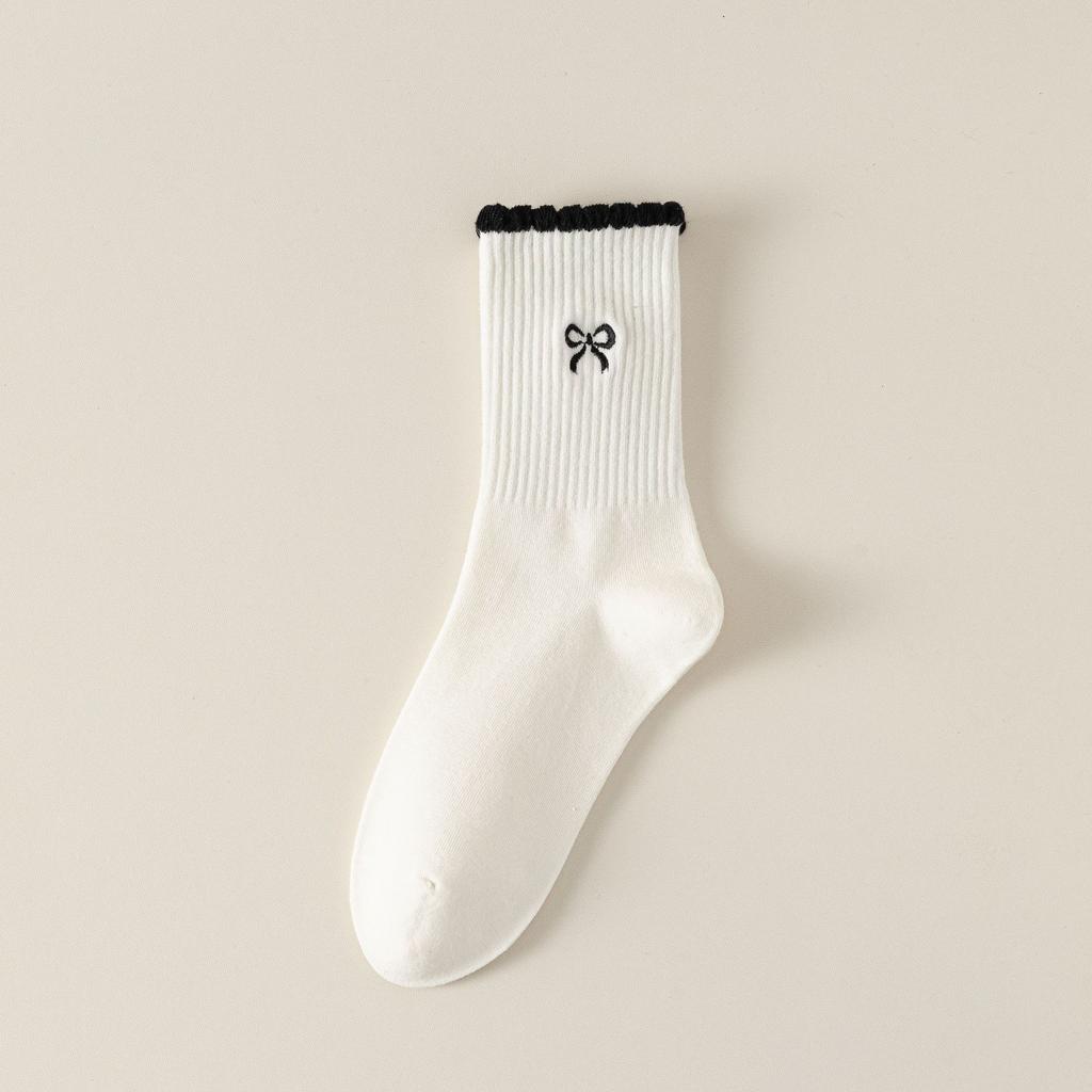 Female Autumn and Winter New Embroidery Bow Lace Polka Dot Wicking in The Tube Stack Socks
