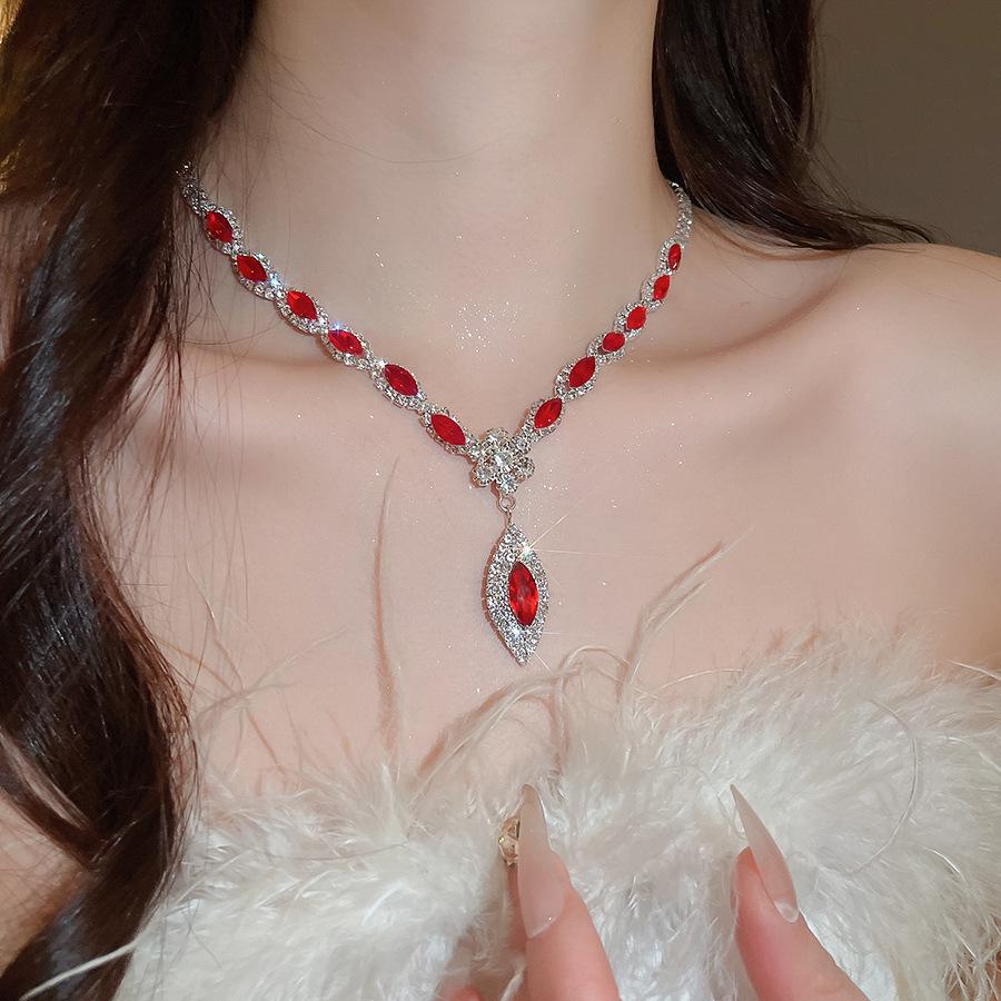 Luxe Rhinestone Flower Tassel Earrings and Necklace Set for Women – High-End Clavicle Chain Accessory