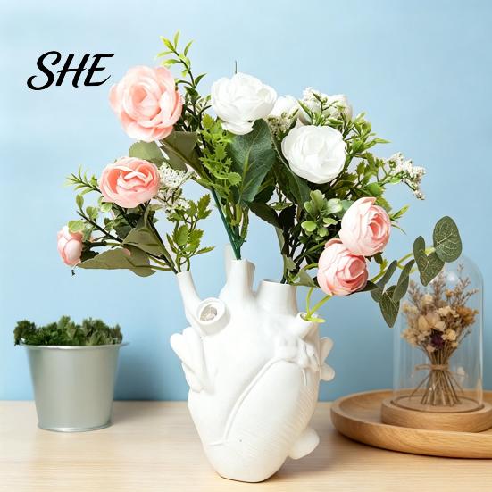Realistic Heart Sculpture Shaped Flower Vases, Resin Vase, Creative Holder, Modern Art Vase Style Decorative for Home Wedding Valentine Gift
