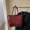 Large-capacity bag women's autumn and winter simple and versatile single shoulder mother and child bag 2025 new leisure work commuter tote bag