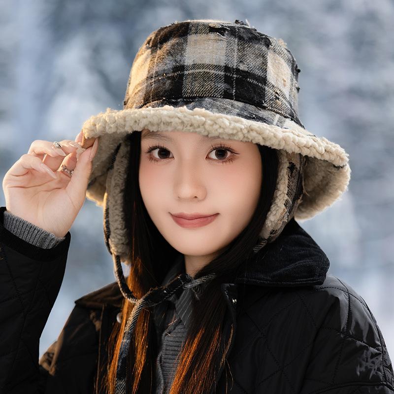 Japanische Retro Samt Verdickte Lei Feng Mütze Winter Kariert Winddicht und Warm Ohrenschutz Mütze Lässig Vielseitig Plüschmütze