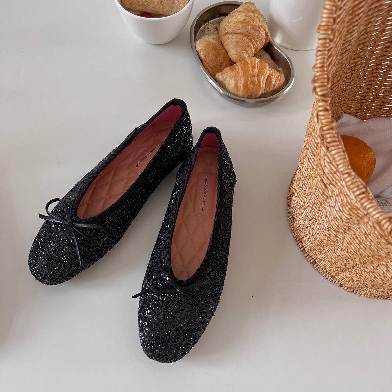 

Мода 2025 осень Новые женские туфли-балетки с круглым носком, простые и темпераментные, женские балетки с мелким вырезом, нескользящая женская повседневная обувь 42 чёрный