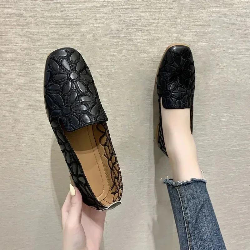 Fashion Hot Selling Summer 2025 Hot Seller New Retro Fashion All-match Flat Roman Shoes Soft Sole Bun Toe Sandals with Mom Shoes
