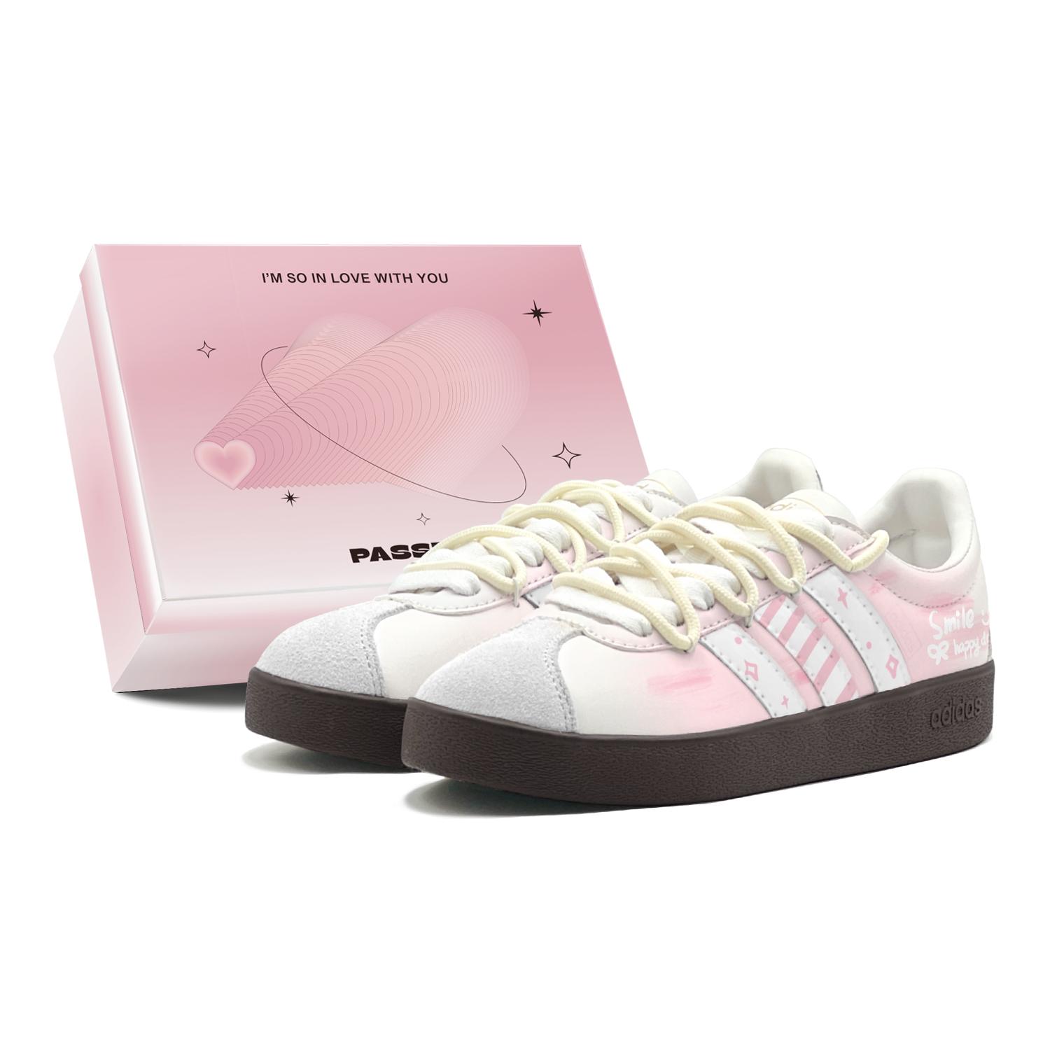 

Adidas Vl Court Classic Romantic Treat, Cherry Blossom Pink Shimmer, Girlish, Sweet Style, Cute, German Army Trainers JI0497(TeamS3-S-BOX) 39⅓