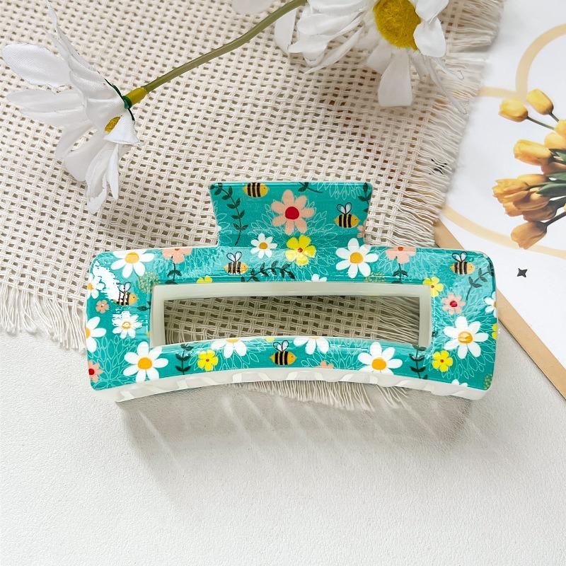 Uv-printed Square Hair Clips with A High-end Look. The Shark Clip Is Half-tied At The Back of The Head