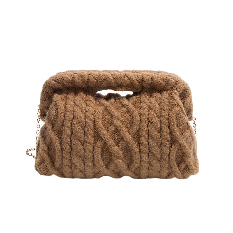 Autumn and winter super fire niche wool knitted bag women's 2025 new versatile chain messenger bag super fire cloud bag
