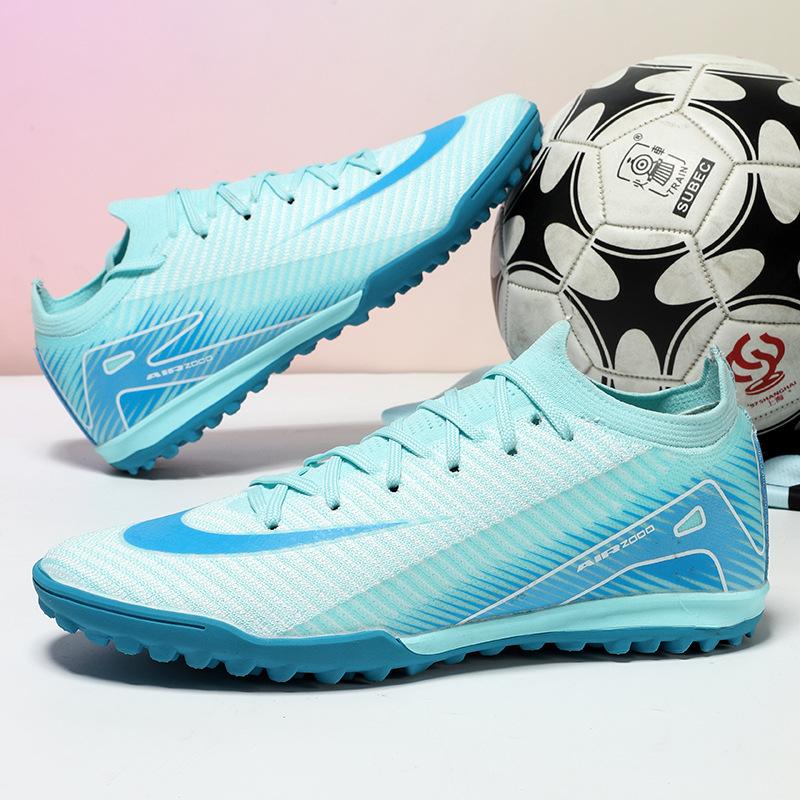 Seamless fly-woven football shoes men's low-top youth long nails broken nails training sports shoes 2025 retail
