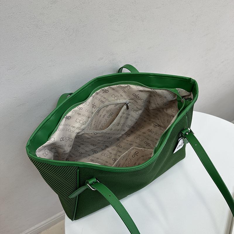 Bolsa de Ombro com Letras da Moda para o Dia a Dia de Mulheres, Nova Bolsa Transversal Versátil Urbana de Ombro Único, Bolsa de Ombro Leve