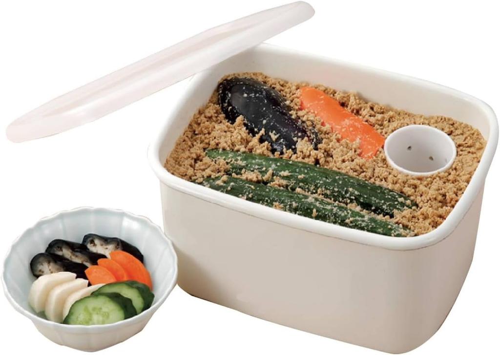 Enamel pickling container, 3.2L, for refrigerator use, with water drainer. Resistant to odors, acids, and salts.