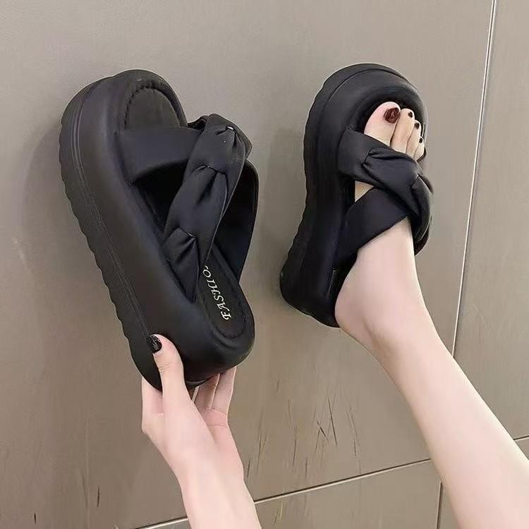 

Slippers women s summer wear 2025 new versatile heightening platform muffin shoes Internet celebrities thin fashion women cool slippers 40 чёрный