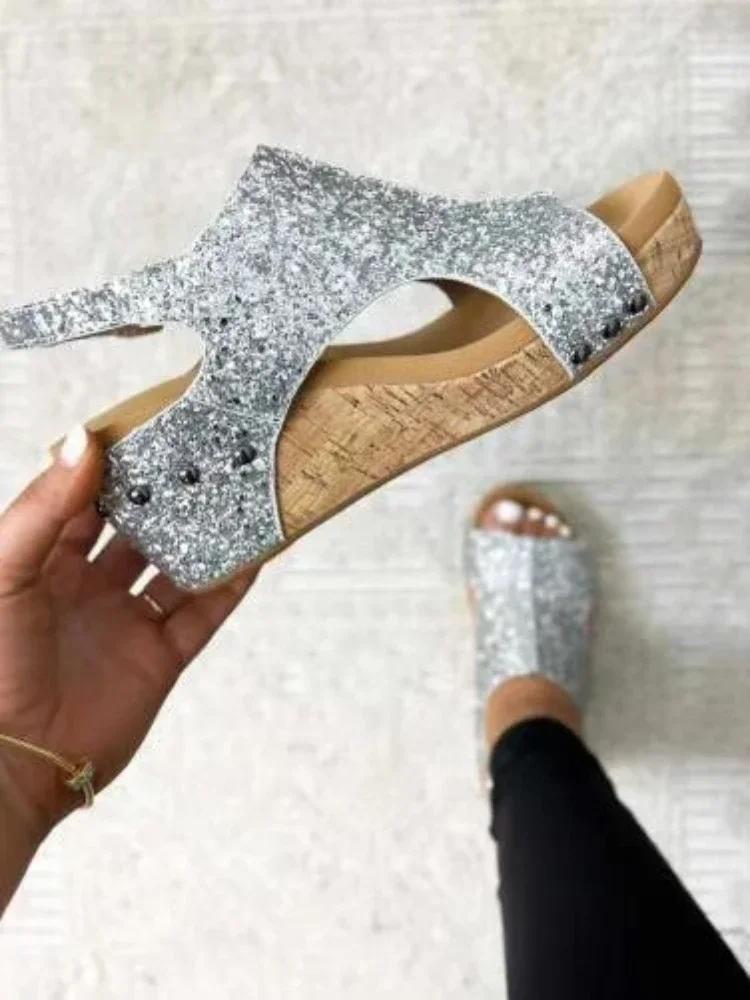 Móda Nové ležérní klínkové sandály Dámské Léto 2025 Módní Elegantní Protiskluzové Platformové Podpatky Gumová Podrážka Spona Peep Toe Římské Boty