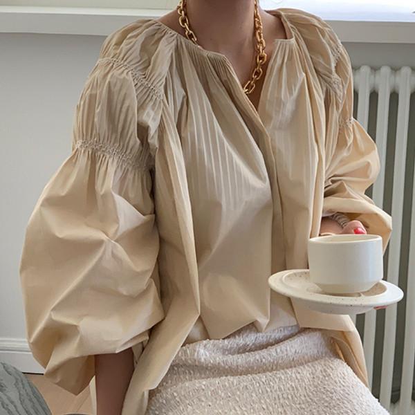 Korean chic retro foreign style small v-neck lantern sleeve loose shirt women's design sense niche top