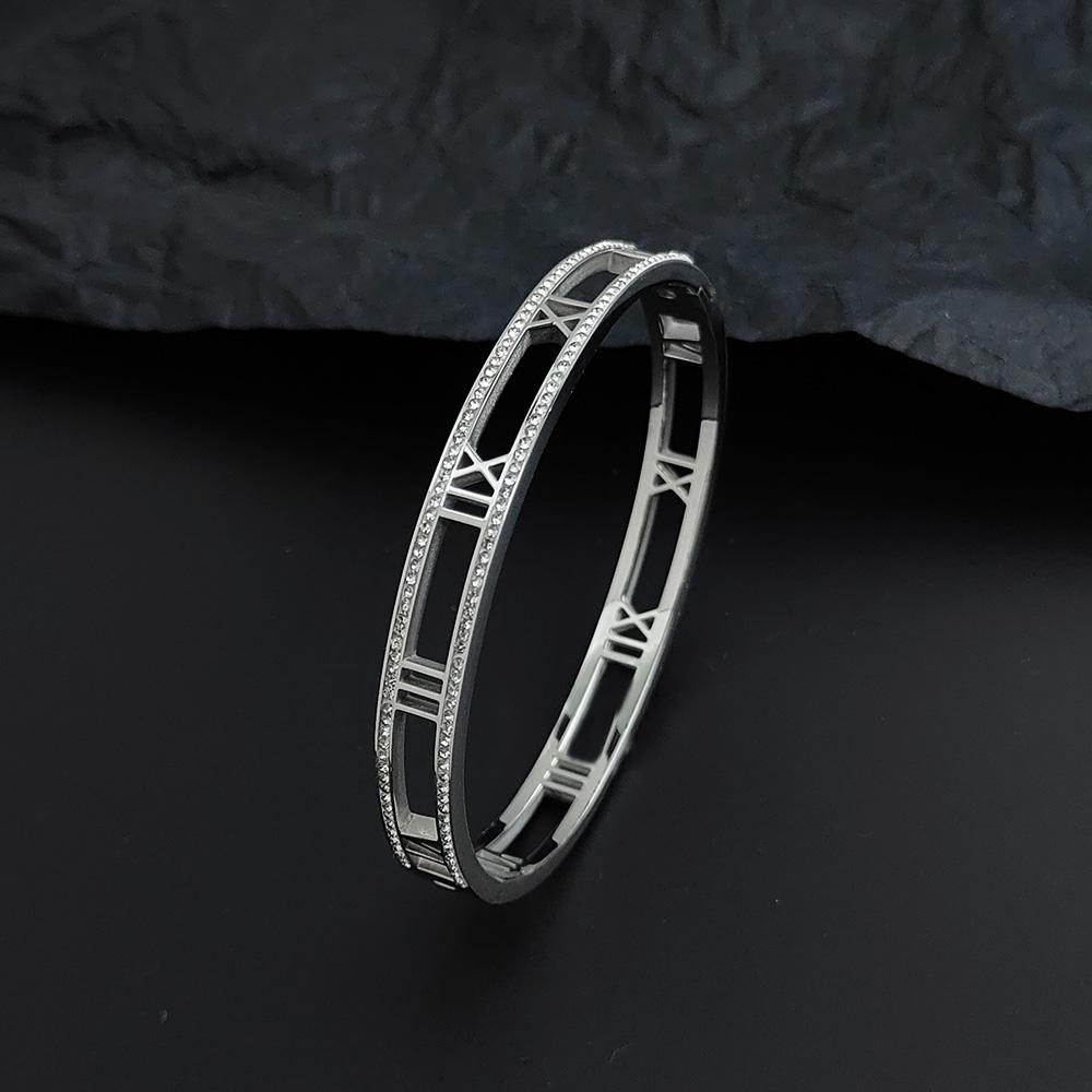 

Luxury Crystal Hollow Roman Numeral Bracelets for Women Men Stainless Steel Unisex Bangle Fashion Classic Jewelry Accessories серебряный