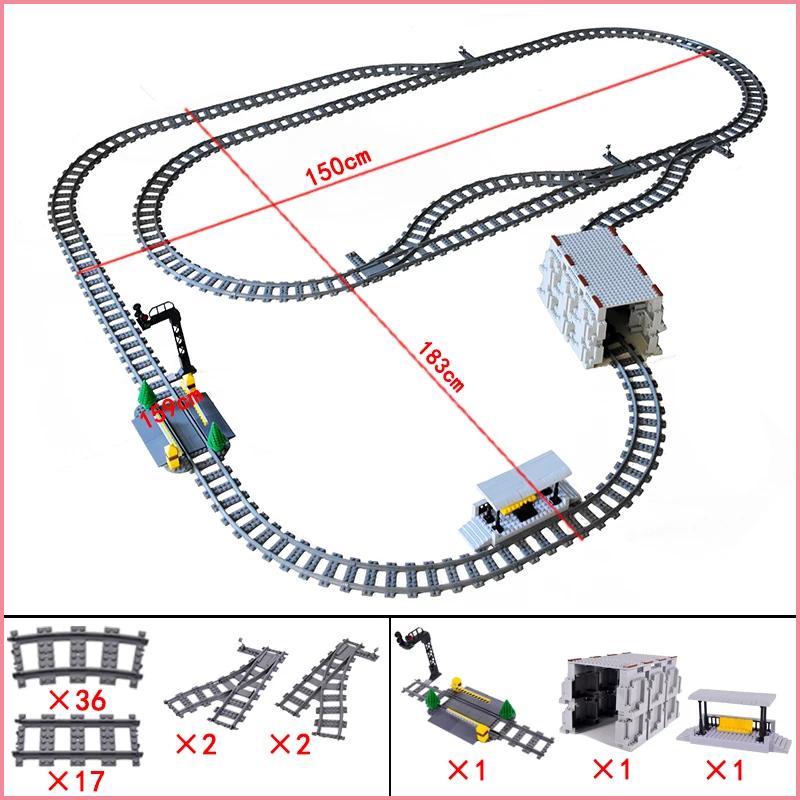 Stadtbahnhof Bahnsteig Ampel Höhle Überführung Gleise Gerade Gebogene Schienen Baustein Steine Techniker Kreatives Spielzeug