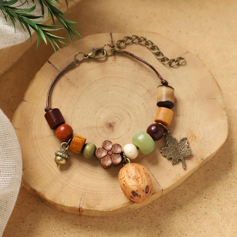 Vintage Hand-woven Plant Bracelet, Natural Fruit, Acorn Hand Rope, Women's Niche Literary Bracelet.
