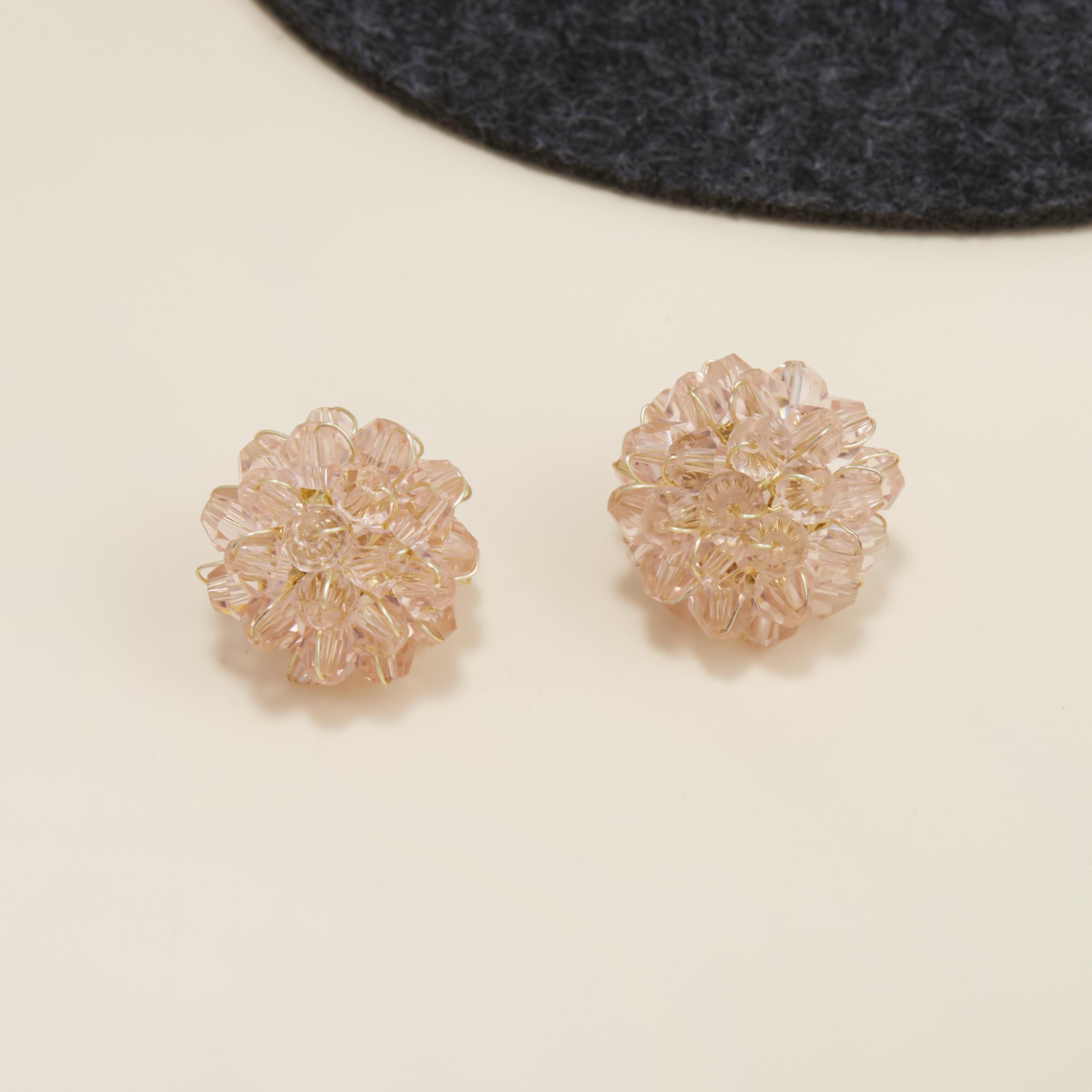 

Golden Handmade Beaded Flower Stud Earrings for Women 3 Colors Trendy Jewelry Gift розовый