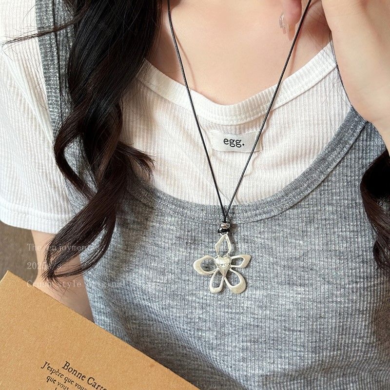 Vintage Spice Girl Silver Starfish Necklace Seaside Long Pentagram Necklace Sweet Cool Fashion Exaggerated Sweater Chain