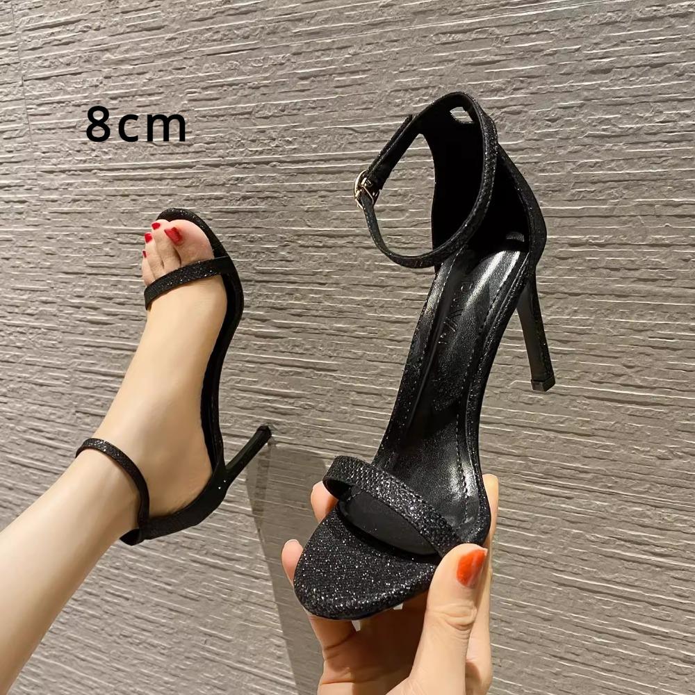 Женские сандалии с серебряным ремешком — фото 20